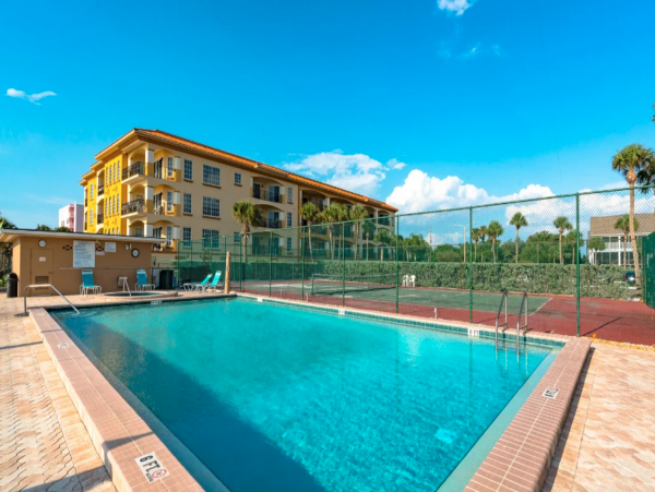 Updated 4th floor corner unit right on the Gulf